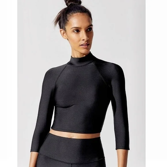 Alo Yoga | Black Crop Performance wears XS - Picture 2 of 13